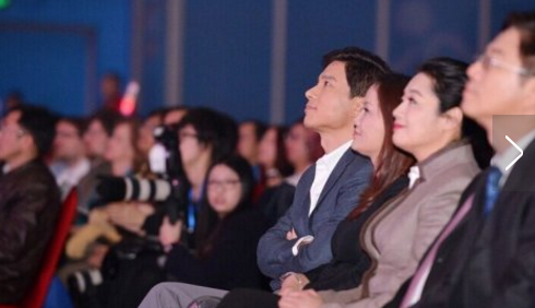 李彦宏：移动互联网时代百度被冲击 人工智能将成为新宠